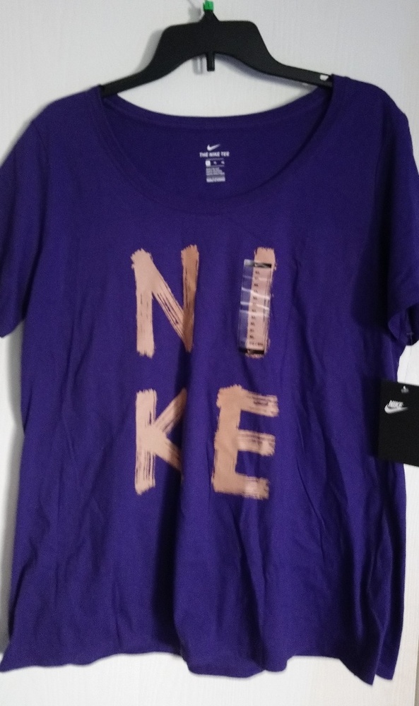 Nike short sleeve Tee